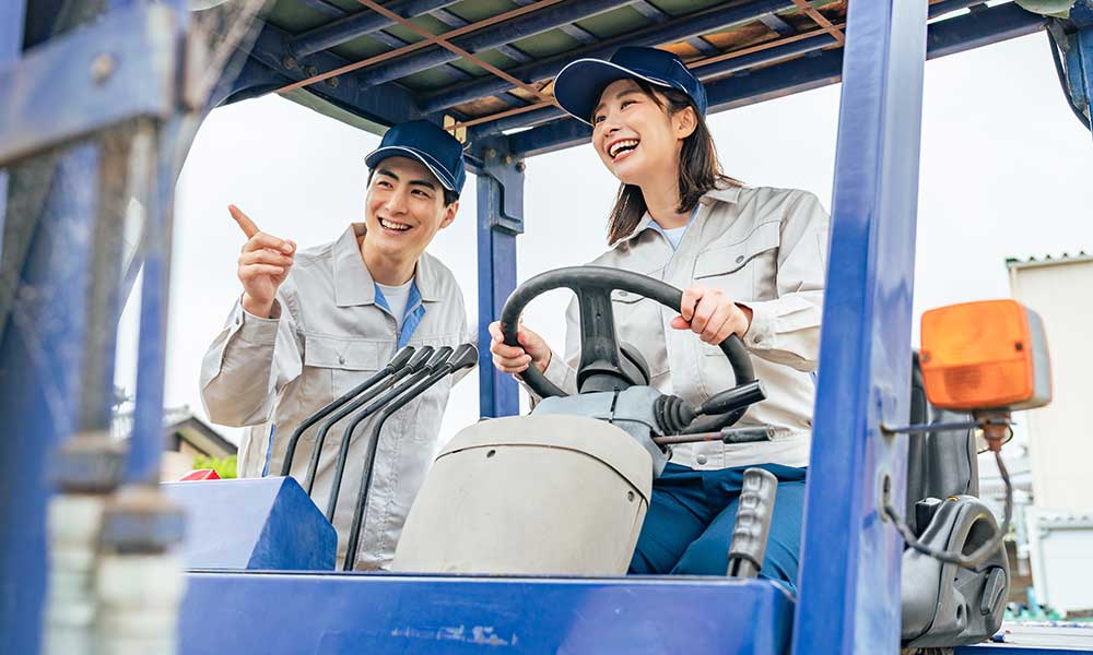 「大型特殊免許」と「けん引免許」の違いは？対象の車両をわかりやすく解説！