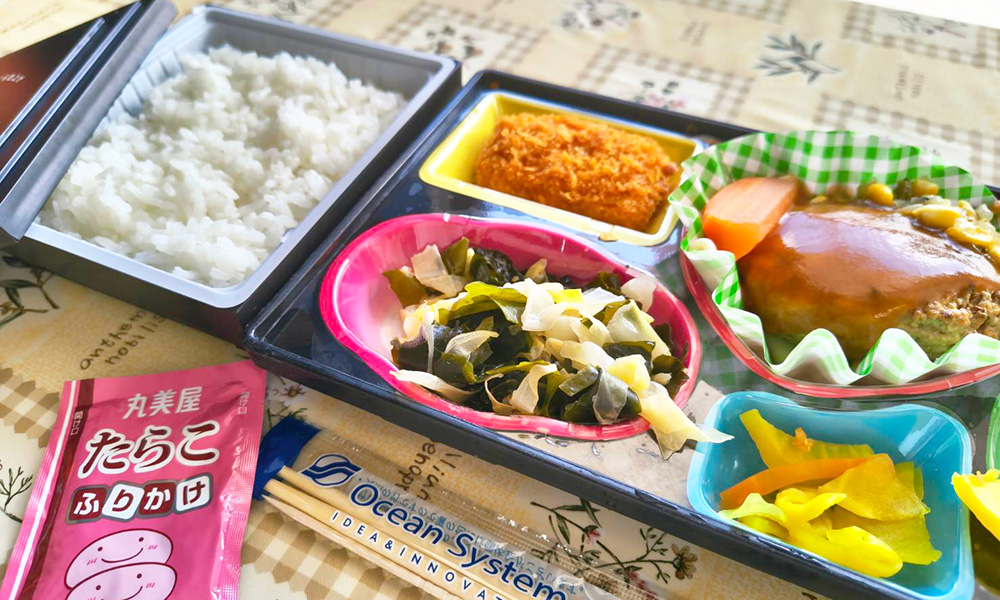 東新潟自動車学校の昼食（ジョブライセンス）
